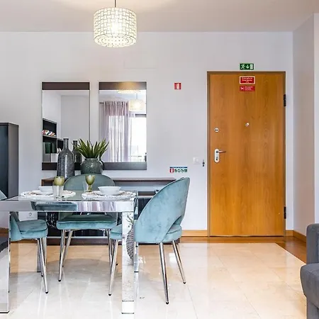 Living By Homie 푼샬